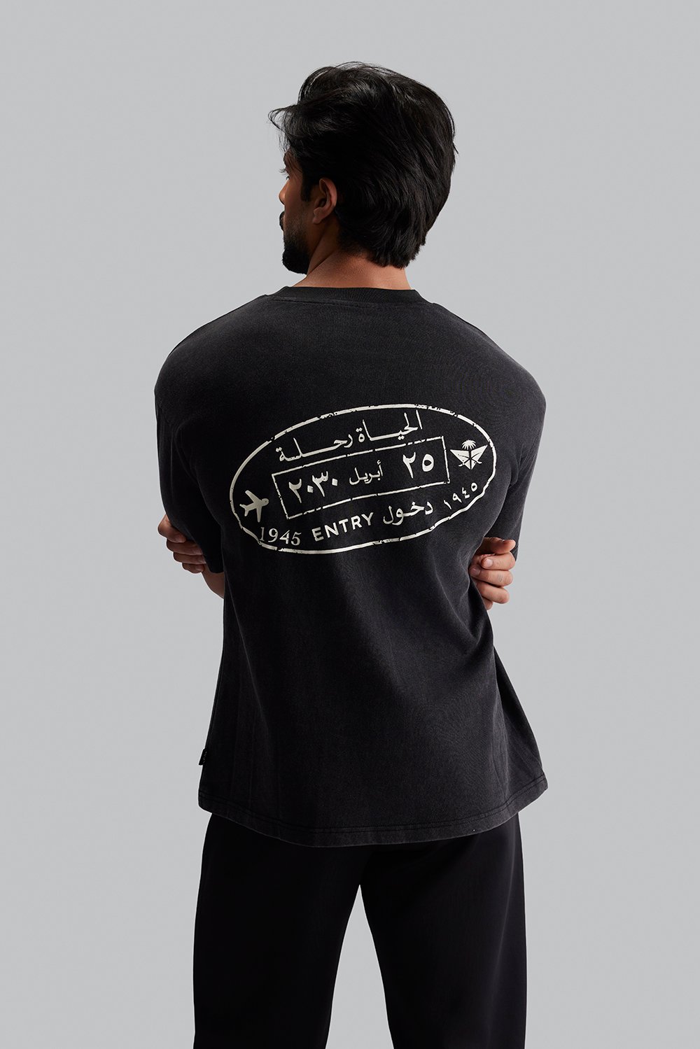 تي شيرت قصّة واسعة بختم SV (مناسب للجنسين)