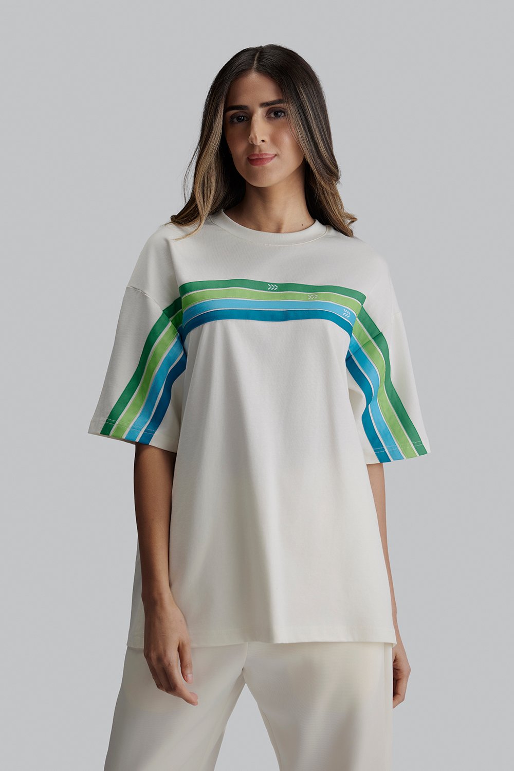 تي شيرت قصّة واسعة بخطوط SV (مناسب للجنسين)