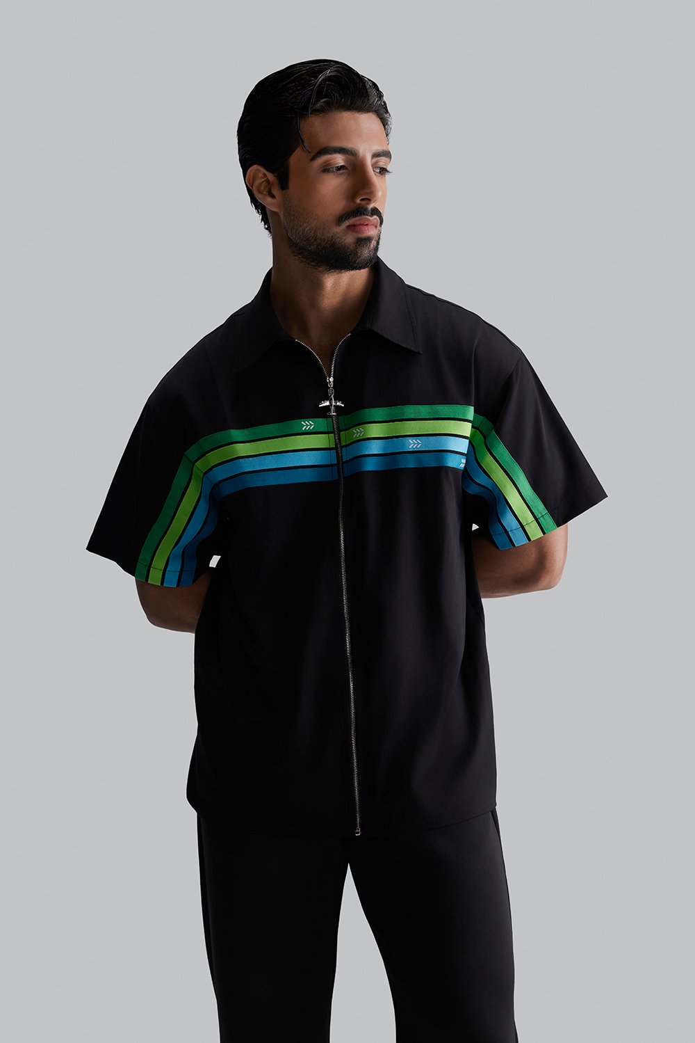 قميص بخطوط SV (مناسب للجنسين)