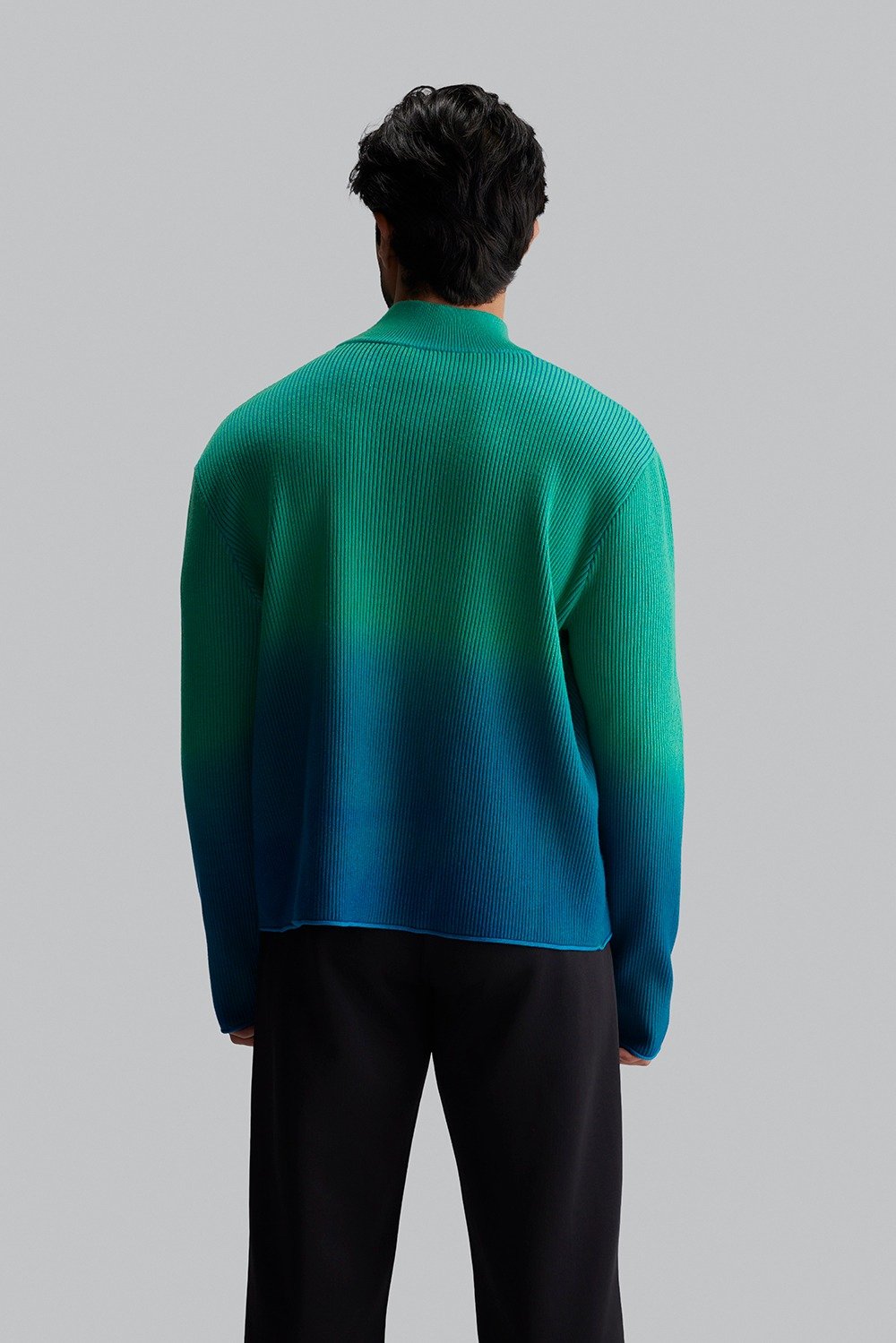 سترة SV بألوان متدرجة (مناسب للجنسين)