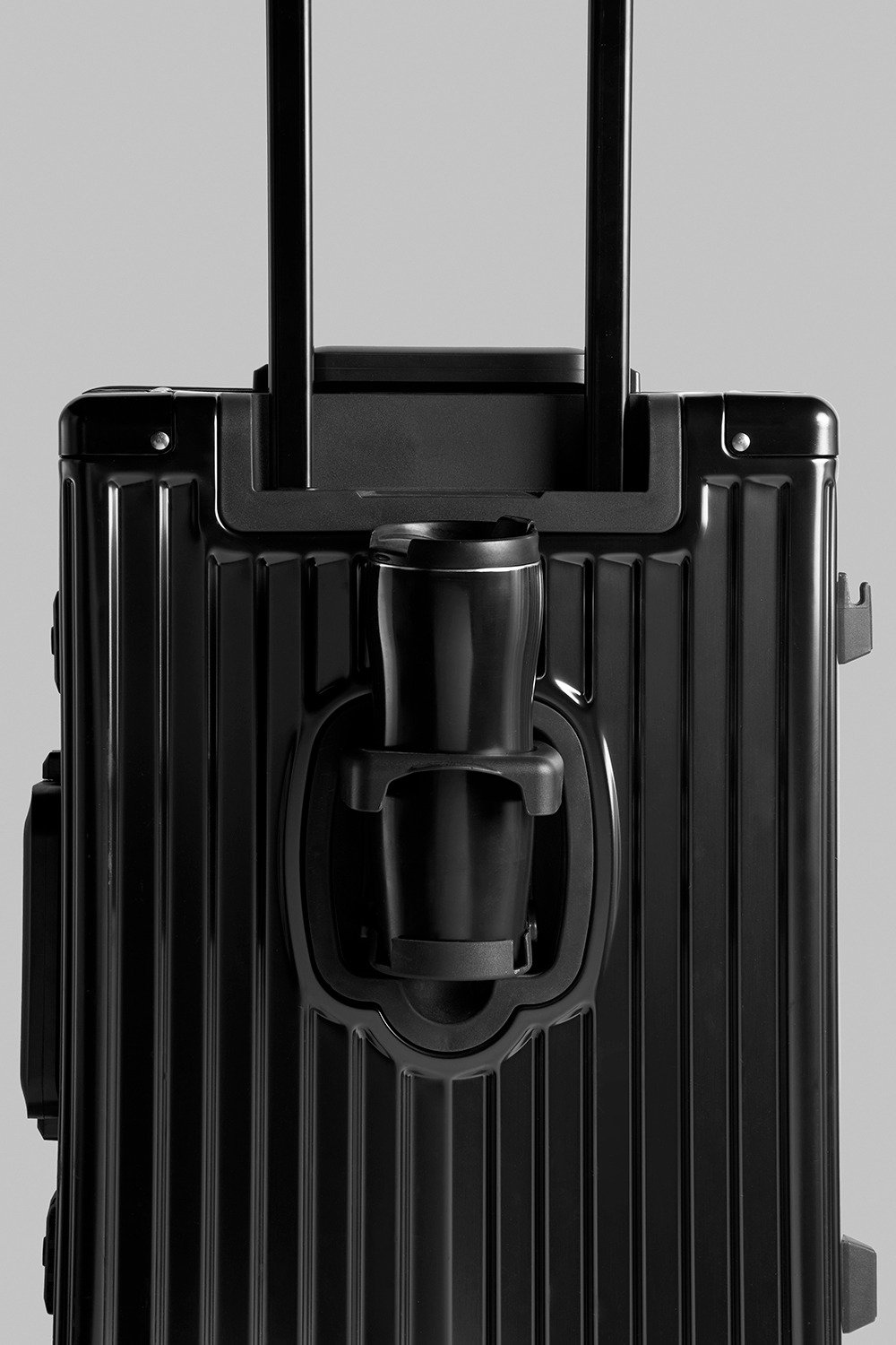 SV Voyager Aluminum Carry-on