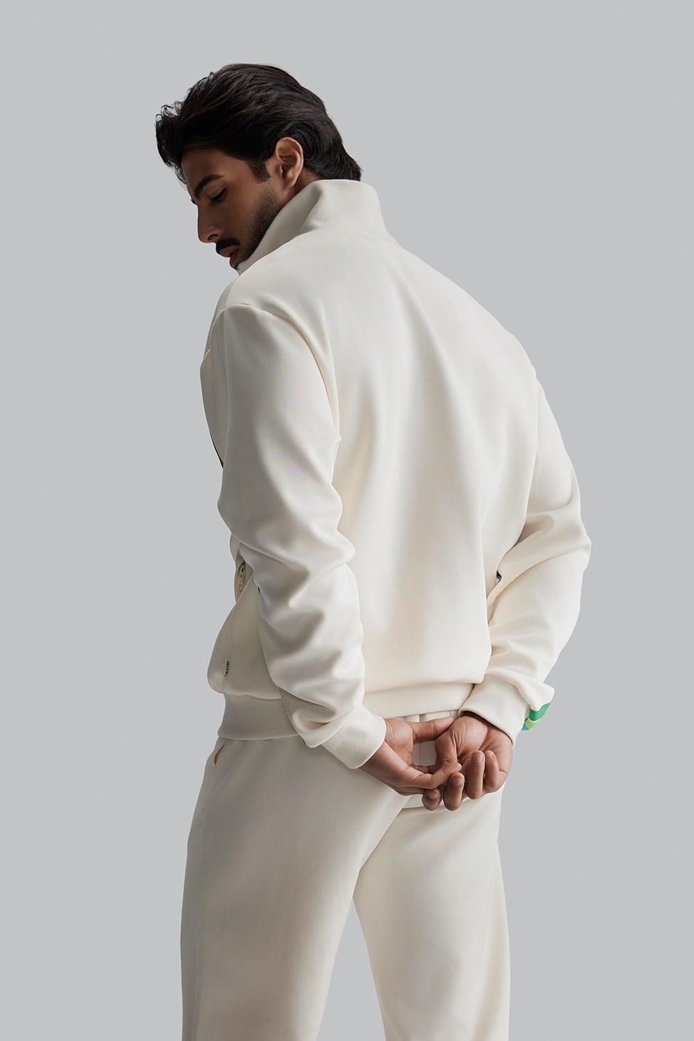 جاكيت رياضي بخطوط  SV (مناسب للجنسين)