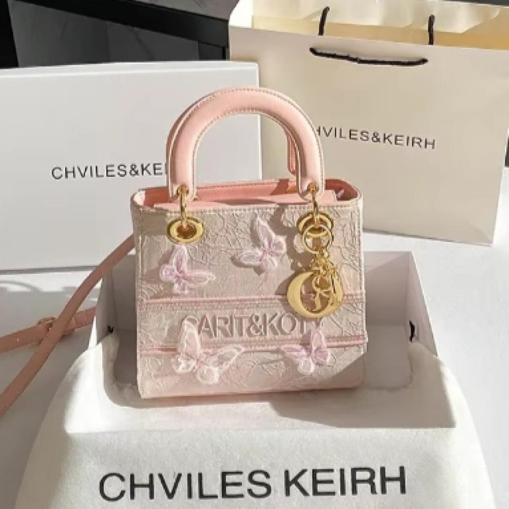 أحدث صيحات الموضة في عالم الحقائب النسائية الفاخرة