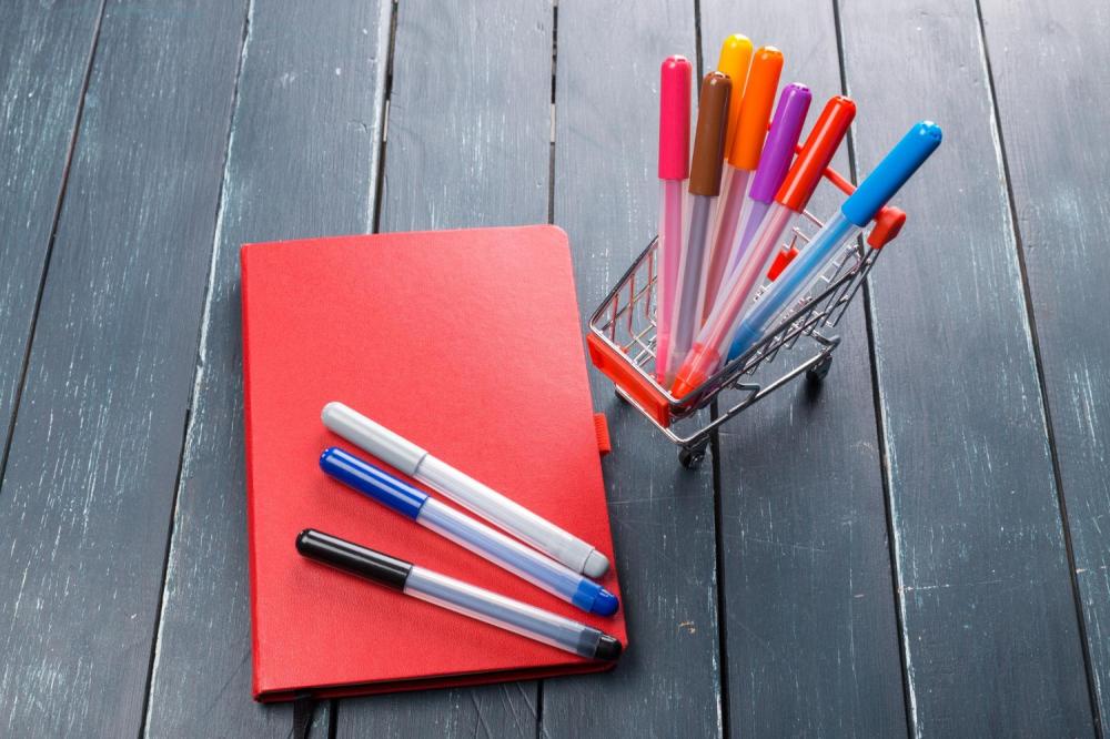 difference between ballpoint gel and rollerball pens