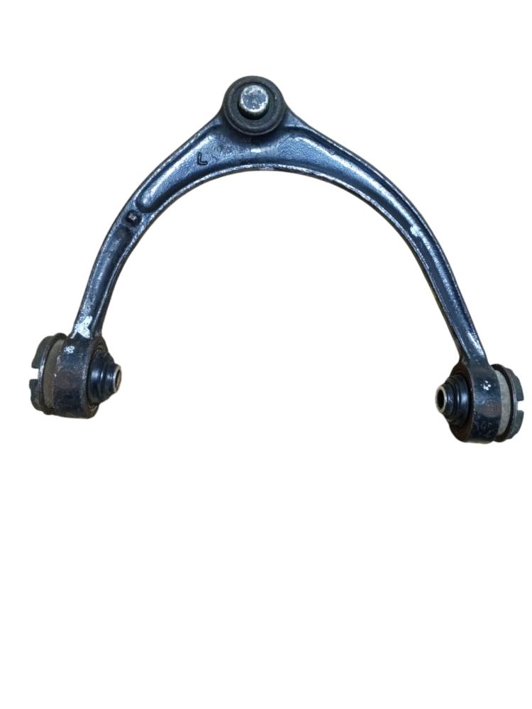 مقص امامي فوق يسار لكزس Ls400 97-2000 مركز دبي لقطع الغيار