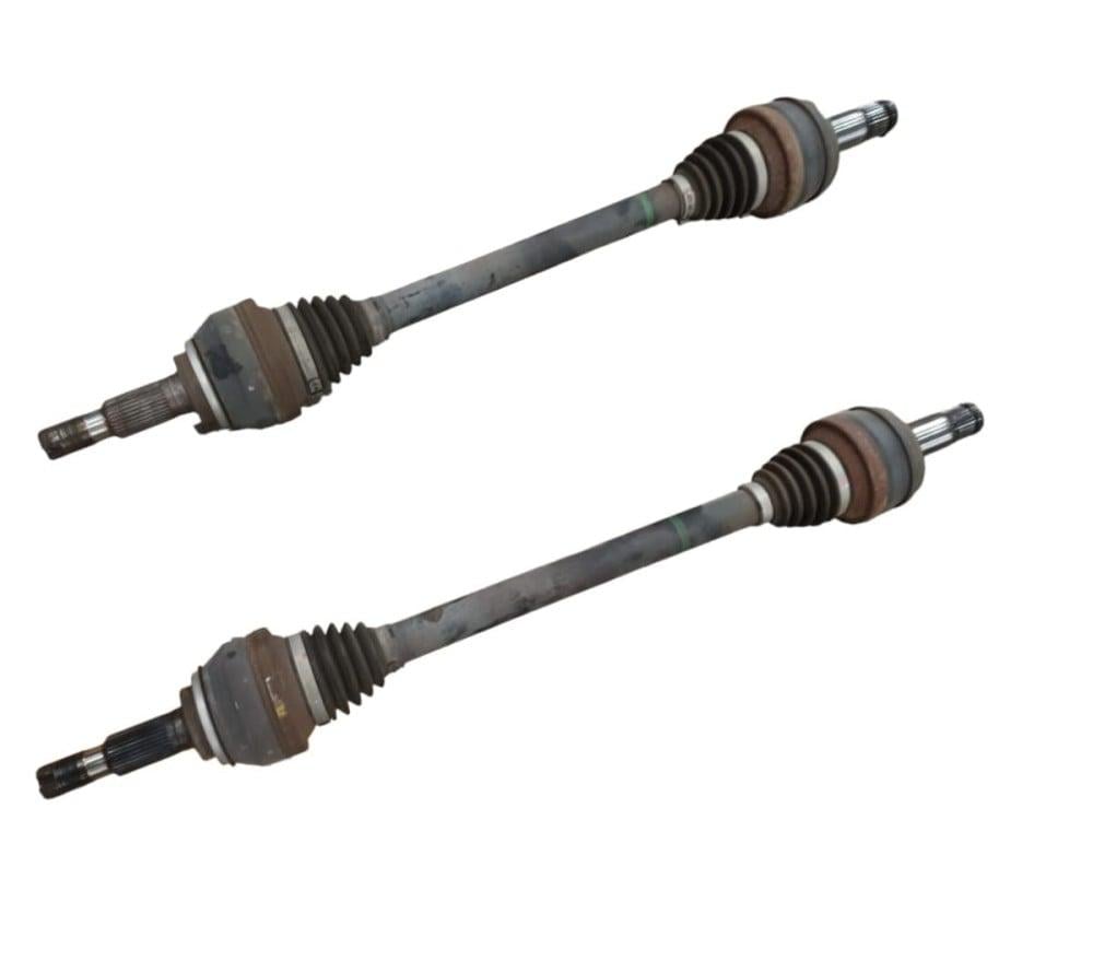 مركز دبي عكس لكزس