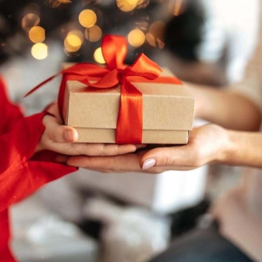 الهدية  قيمه  معنويه  ام  ماديه؟