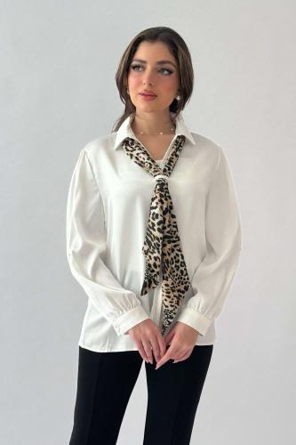 بلوزة ساتان بربطة عنق بنقش نمري لون سكري
