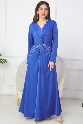 فستان ساتان ماكسي مطرز بكريستال لون نيلي