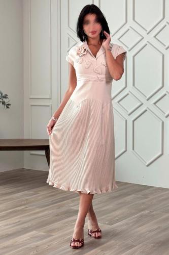 فستان قصير لينن بكسرات لون بيج