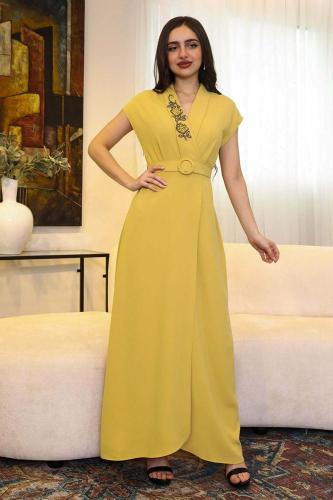 فستان ماكسي أنيق بحزام لون اصفر فاتح