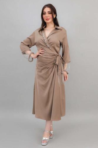 فستان برباط من الخصر مطرز بكريستال لون بيج