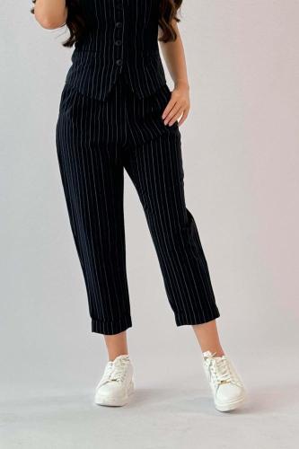 بنطلون ميدي بنقش بخطوط رفيعة لون كحلي