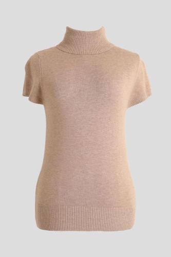 بلوزة شتوية بياقة عالية وكم قصير لون بيج