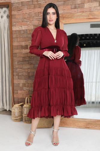 فستان موحد اللون بطبقات غير متباينه لون عنابي