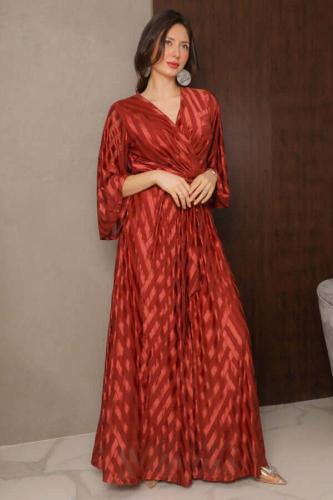 فستان سهرة طويل مخطط بكم حيران لون برتقالي