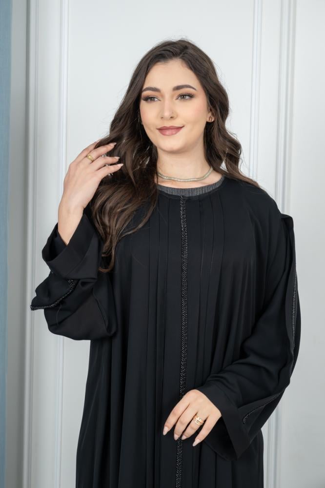 عباية بتطريز وكسرات رهيب