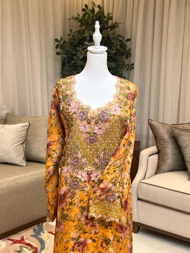 Dress Zahr - yellow