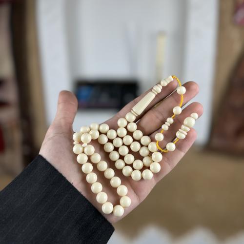 سبحة بكلايت تمليكة ابيض كريمي