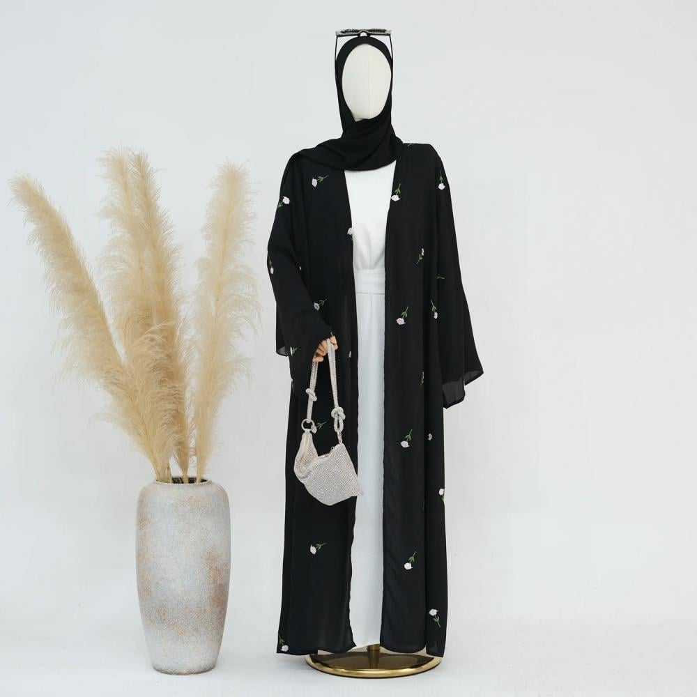 عباية مطرزة للنساء