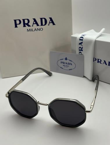 نظارات برادا Prada اطار اسود