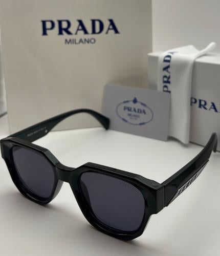 نظارات برادا Prada اطار اسود وازرق