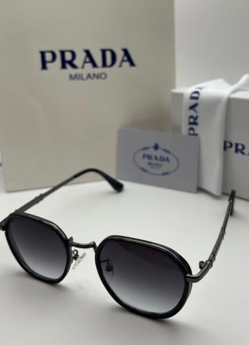 نظارات برادا Prada اطار اسود ورصاصي