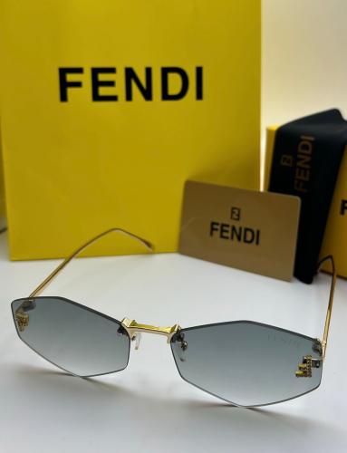 نظارات فندي Fendi عدسة سماوية