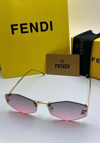 نظارات فندي Fendi عدسة وردية