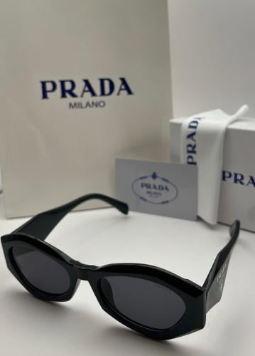 نظارات برادا Prada اطار اسود