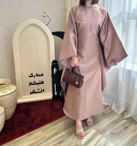 جلابية الفراشة بلون عنابي لامع
