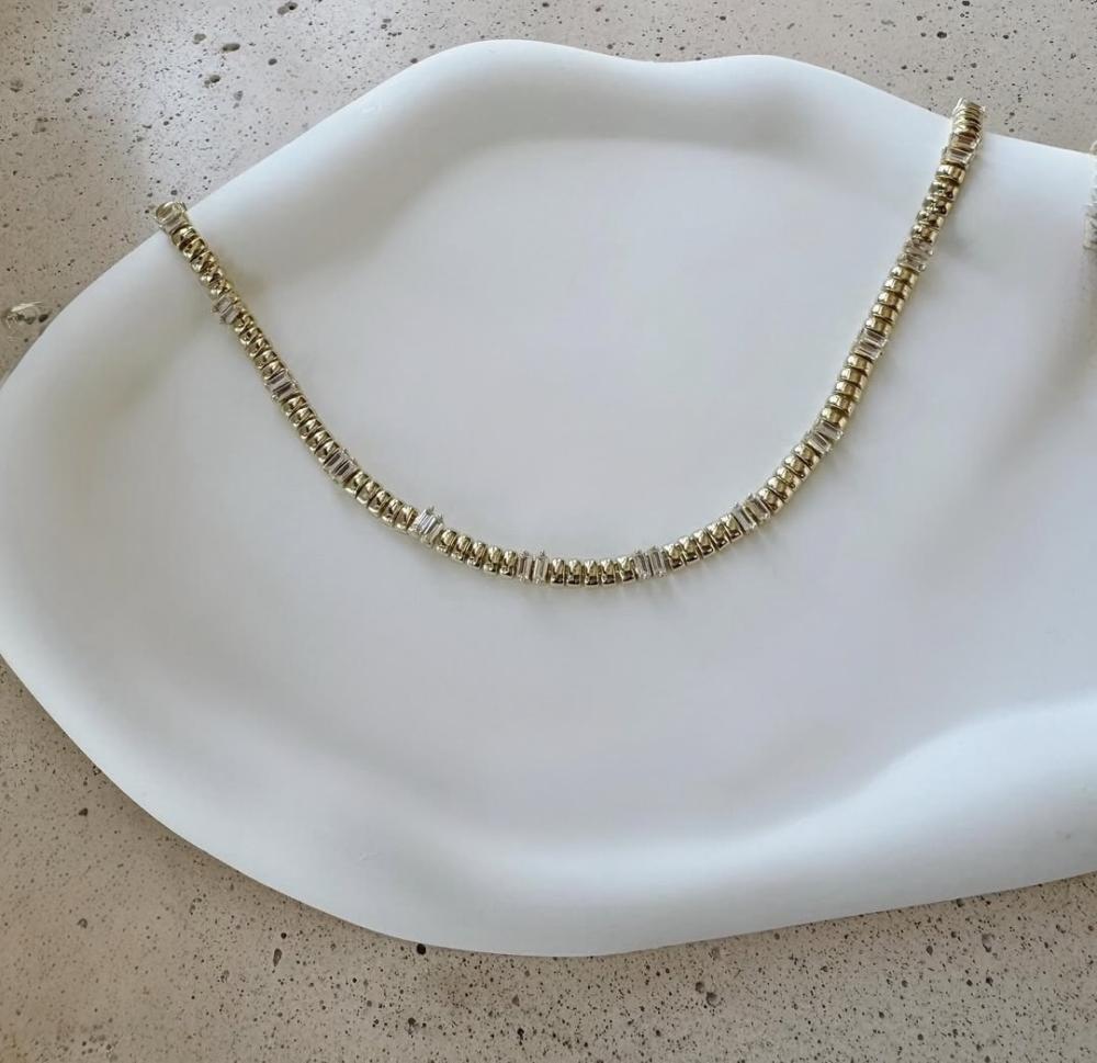 سلاسل أنيق مطلي ذهب مزين بحجر الباجيت