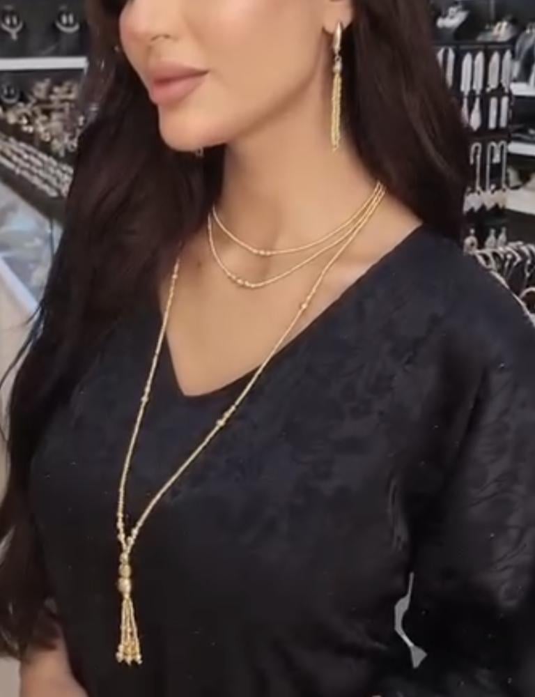 طقم الأناقة مطلي ذهب مكون من سلسال طويل وسلسالين أكثر مزدوجه مع حلق .. موديل JR-105
