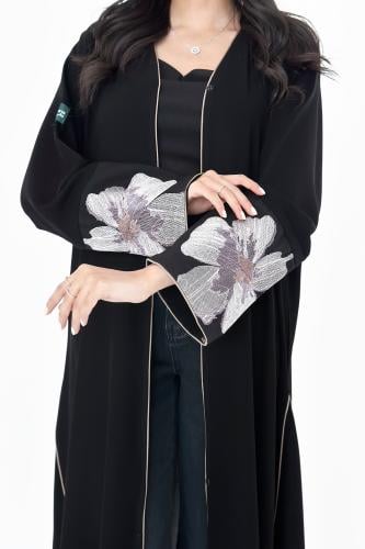 عباية كلوش مطرزة