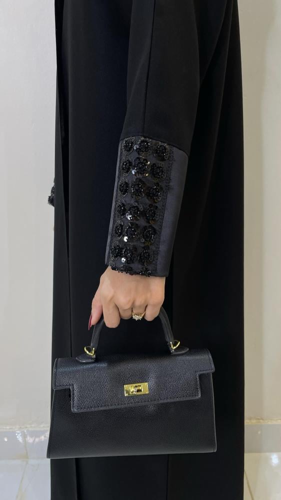 عباية إبراق الأولى