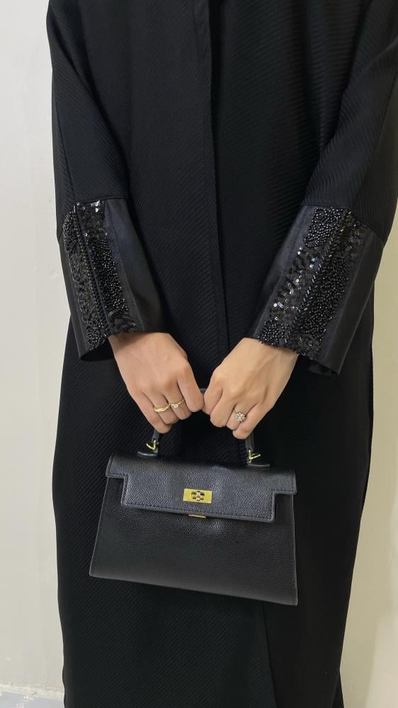 عباية برستيج الأولى