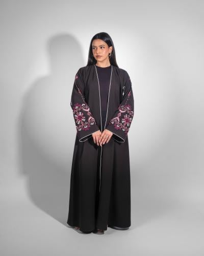 كريب الفاتنة ربع كلوش مع تطريز على الاكمام
