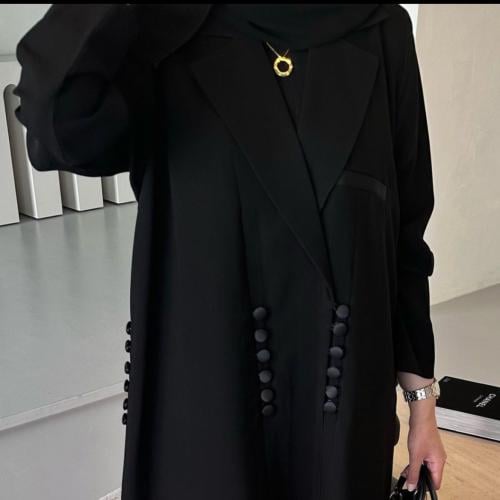 بليزر رسمي مع ازرار ديكور قماش كريب