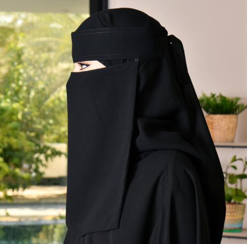 نقاب طويل