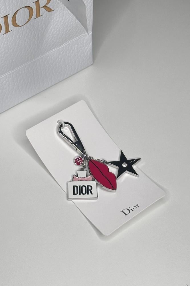 ميدالية ديور تصميم شفاة & نجمة