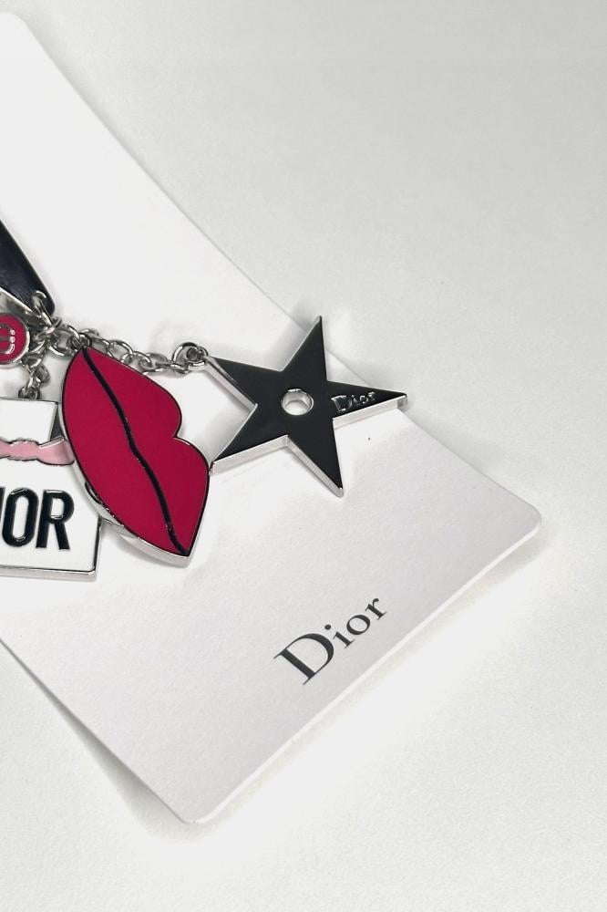 ميدالية ديور تصميم شفاة & نجمة