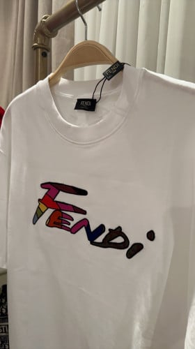 تيشيرت فندي ابيض