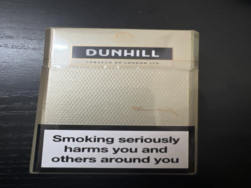 دنهيل ذهبي Dunhil gold