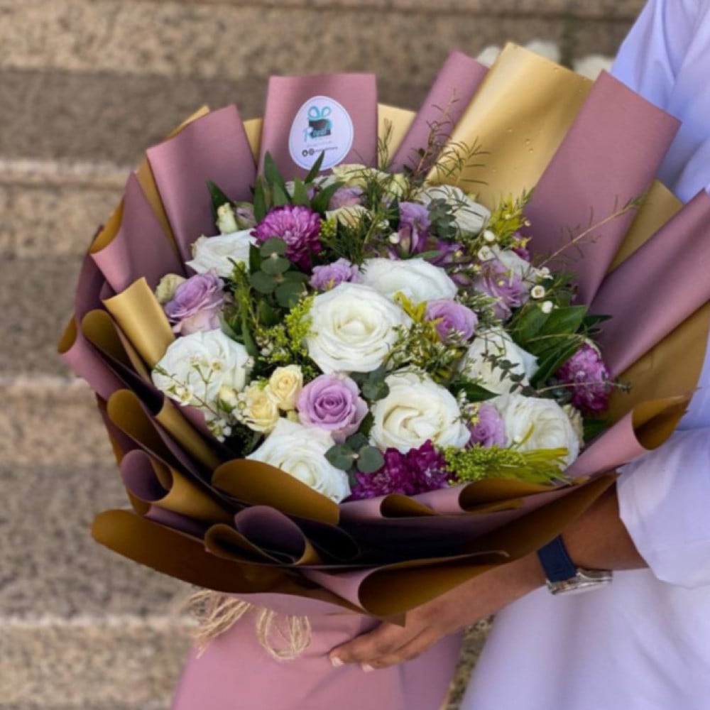 باقة لورا - باقات متنوعة لجميع المناسبات