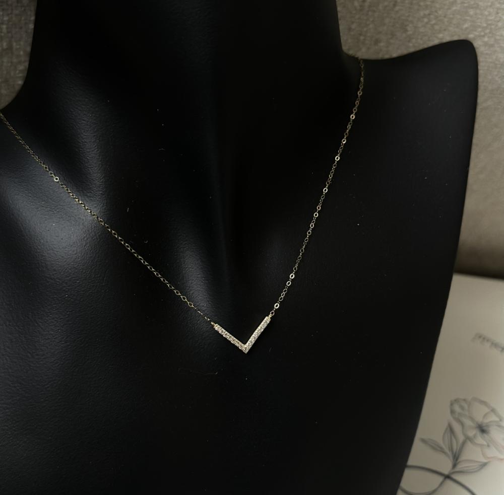 Summer mix vase and gold chain