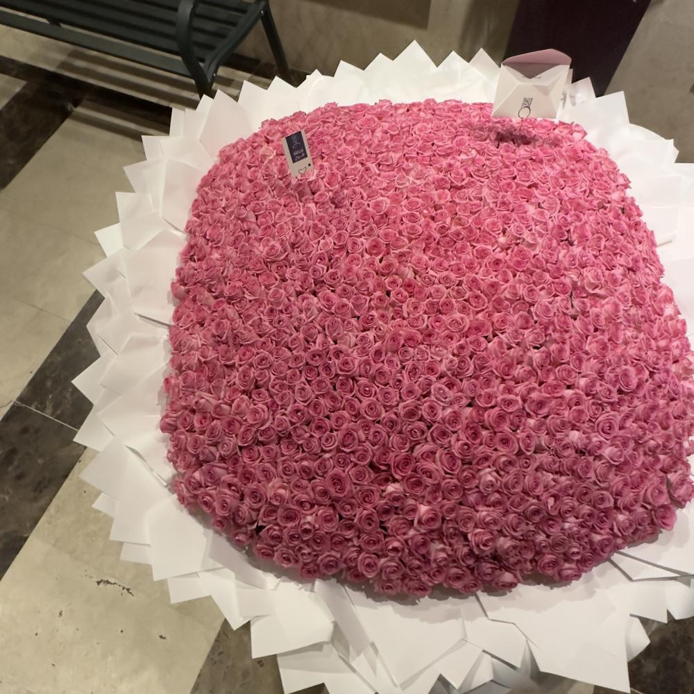 البوكيه العملاق 1000 ورده