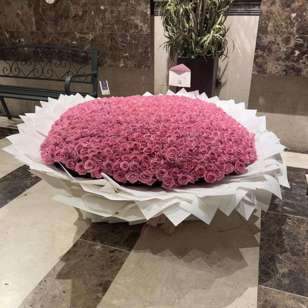 البوكيه العملاق 1000 ورده