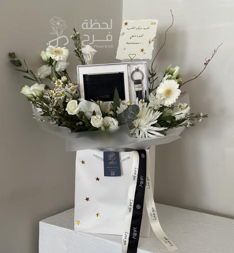 بكج هولدر وميداليه كالفن كلاين