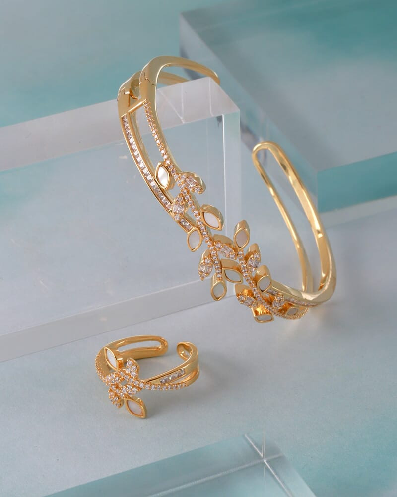 Golden women's accessory set