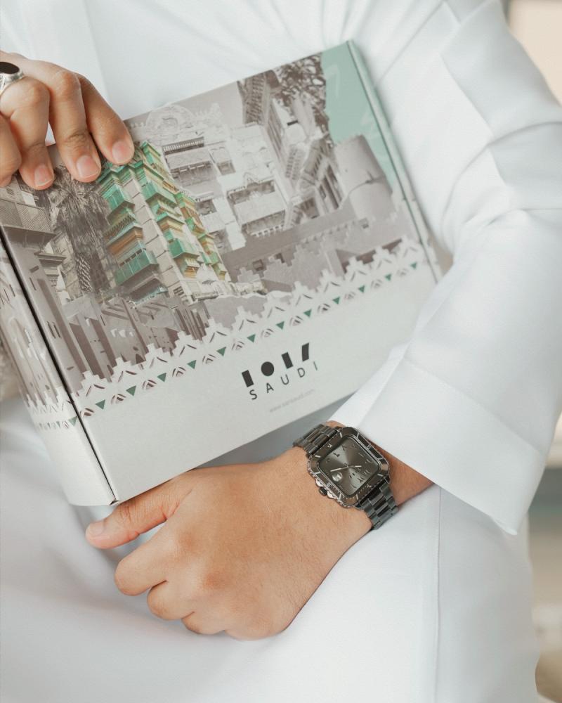 ساعة أصيل الرجاليه بلون أسود